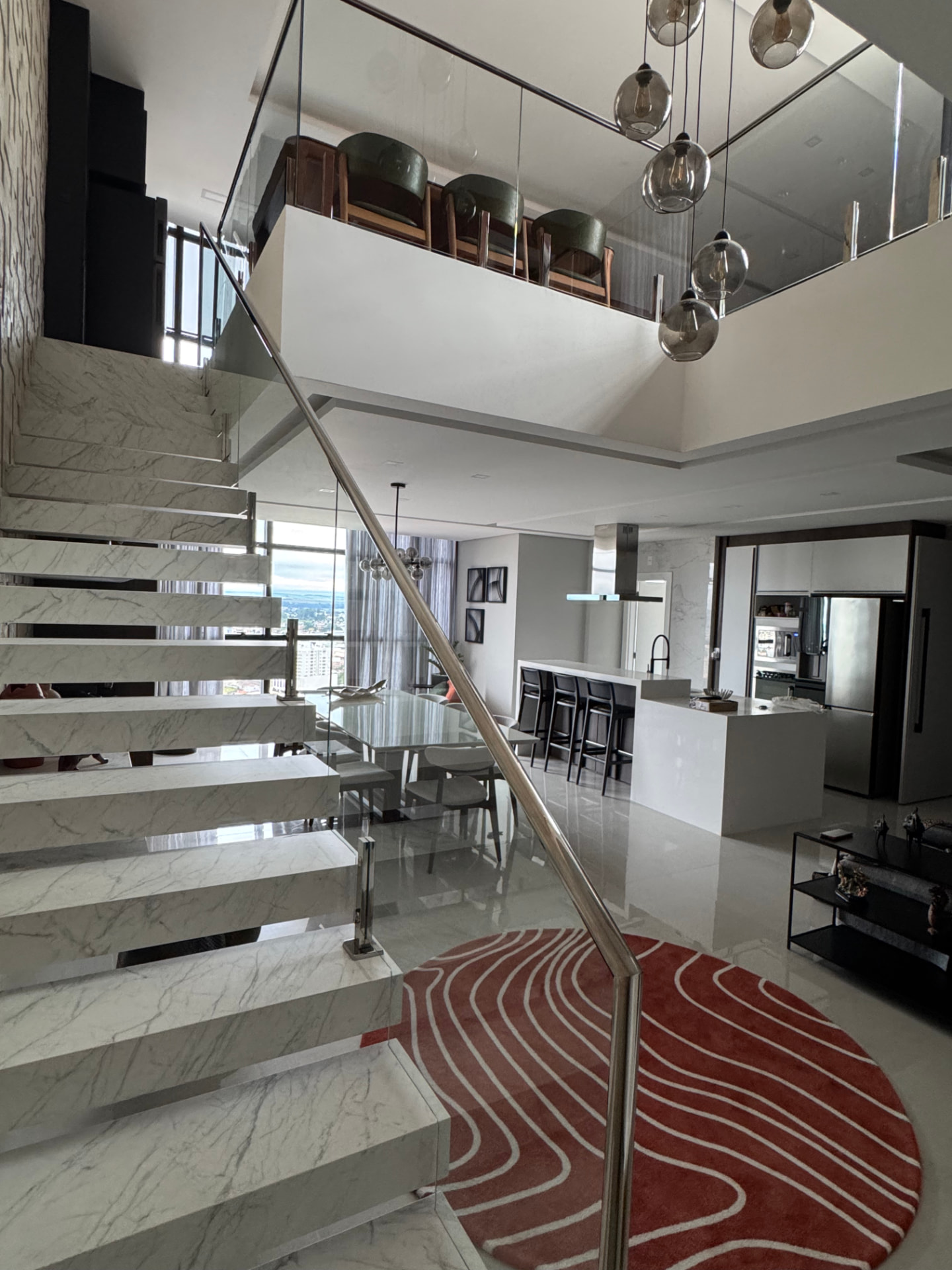 Guarda-corpo em vidro e inox